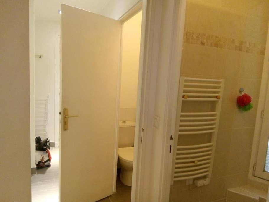 Petit Cocon En Plein Coeur De Appartement Parijs
